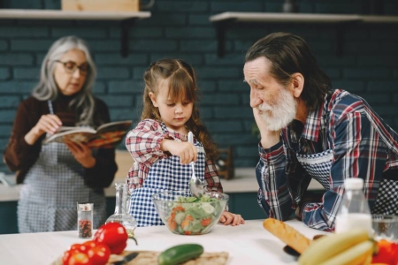 Alimentación neurosaludable para personas mayores